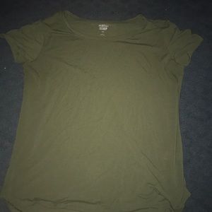 SO perfect scoop hunter green tee